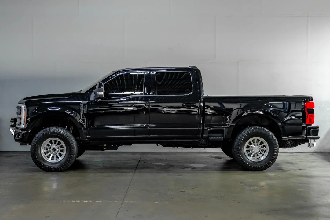 2024 Ford Super Duty 5th Gen - Image 18 of 31