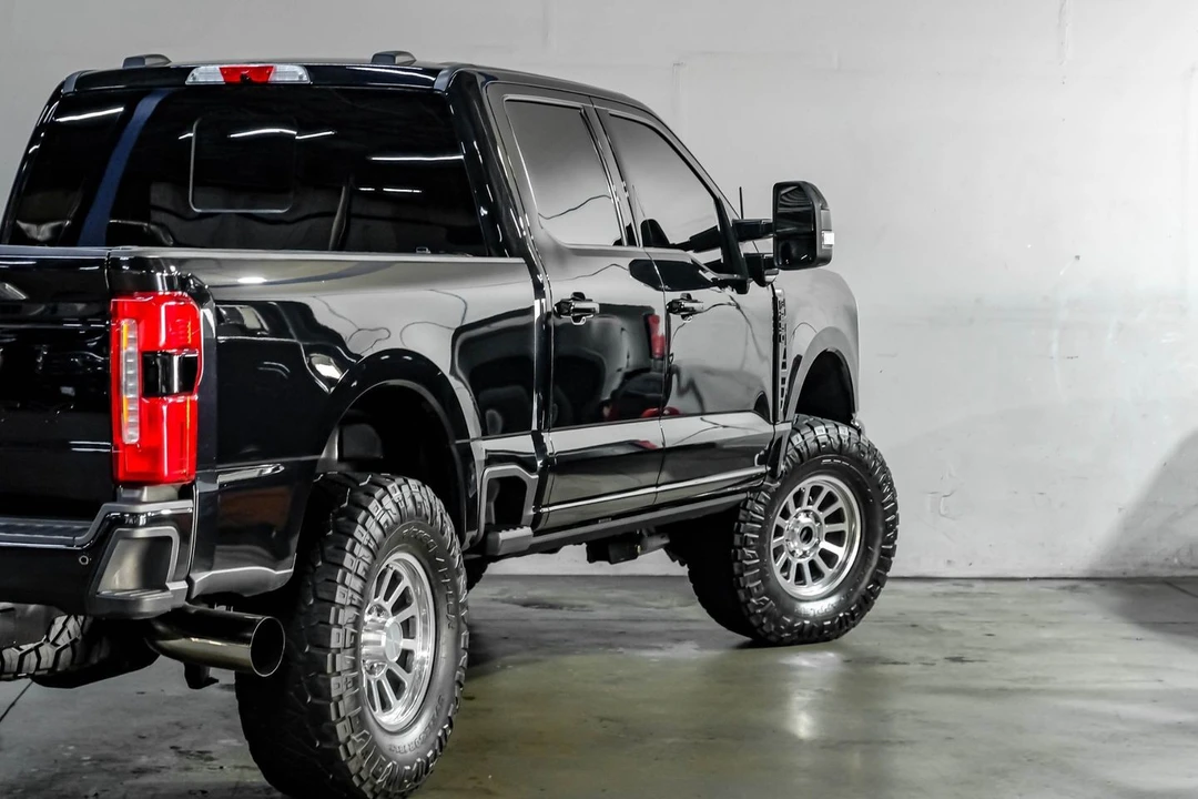 2024 Ford Super Duty 5th Gen - Image 15 of 31