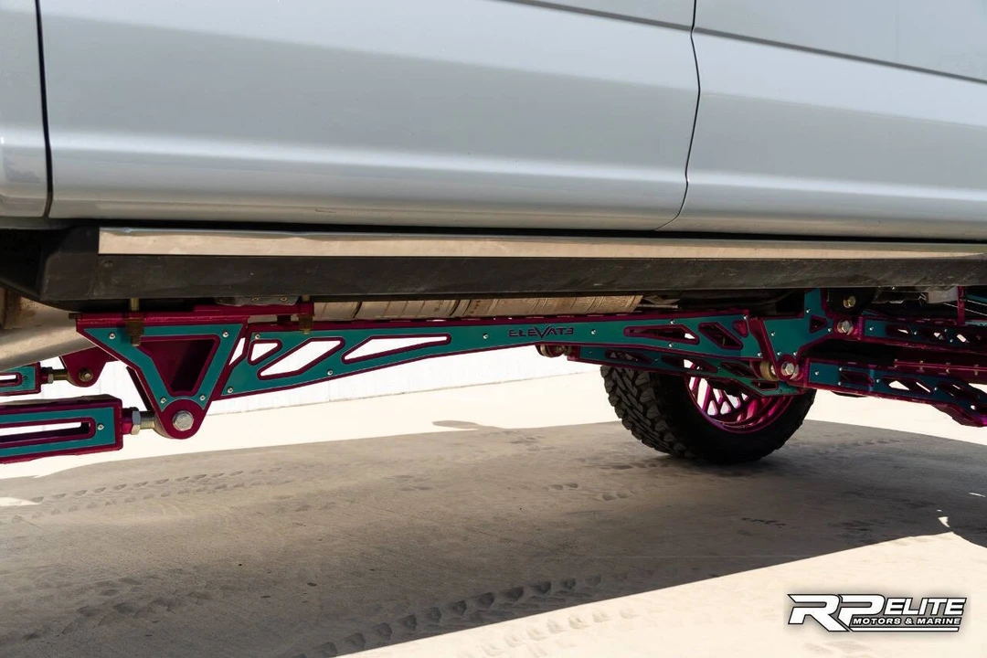 2024 Ford Super Duty 5th Gen - Image 10 of 31