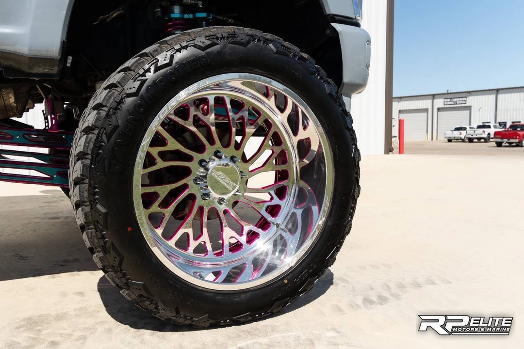 2024 Ford Super Duty 5th Gen - Image 16 of 31