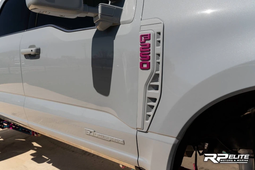 2024 Ford Super Duty 5th Gen - Image 14 of 31