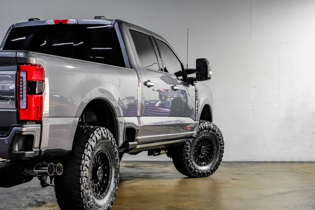 2024 Ford Super Duty 5th Gen - Image 14 of 31