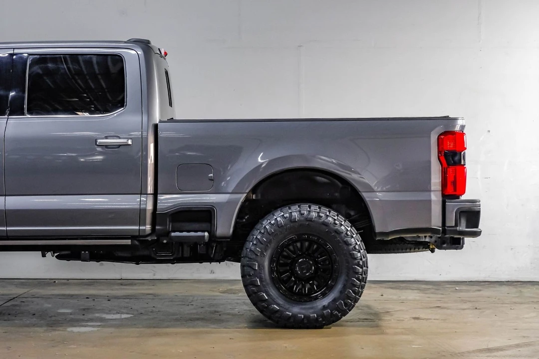 2024 Ford Super Duty 5th Gen - Image 18 of 31