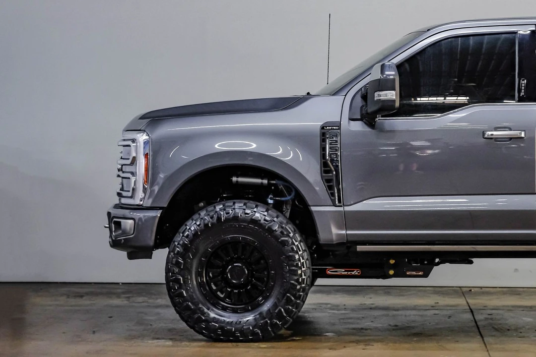 2024 Ford Super Duty 5th Gen - Image 17 of 31