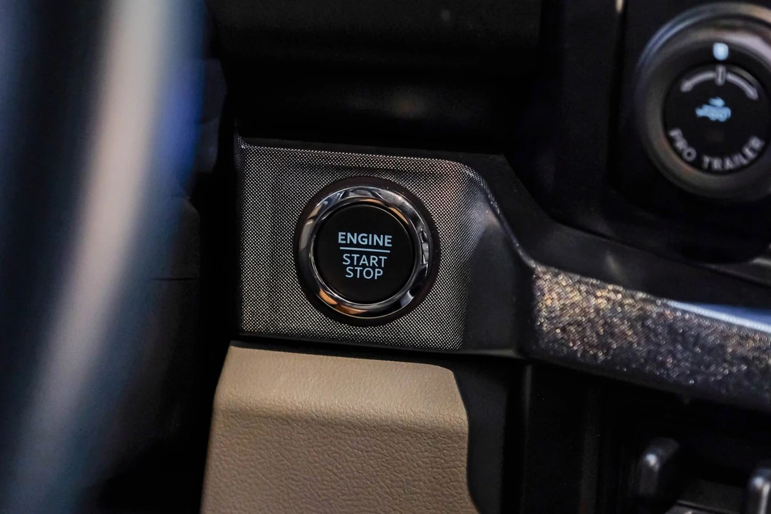 2024 Ford Super Duty 5th Gen - Image 27 of 31