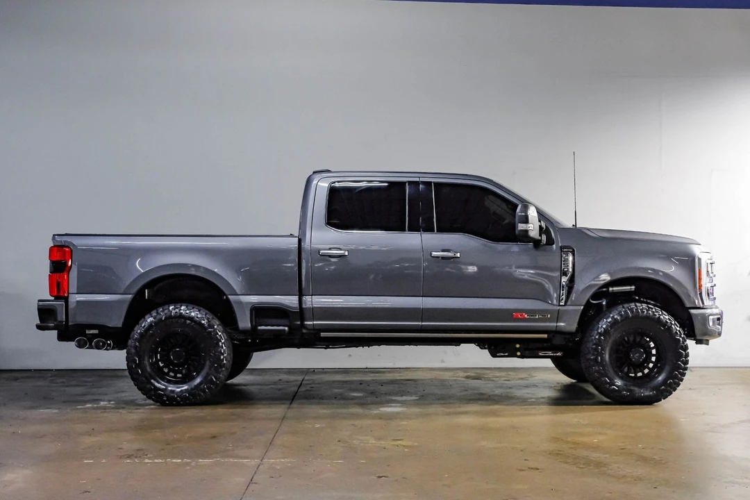 2024 Ford Super Duty 5th Gen - Image 11 of 31
