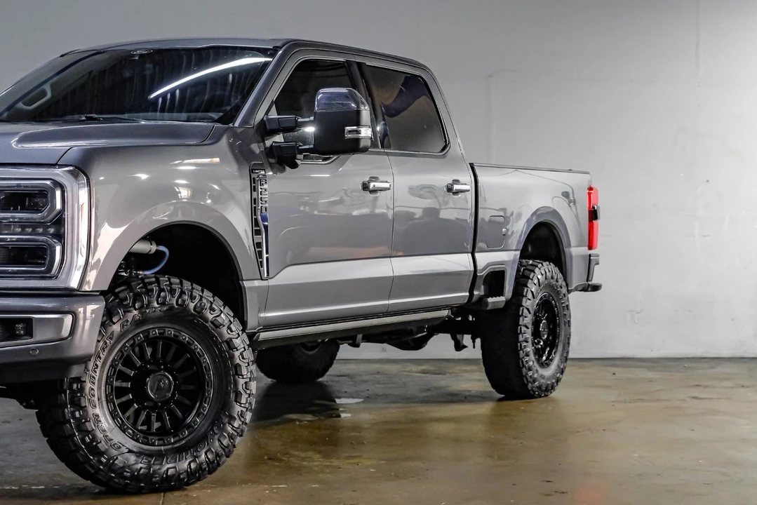 2024 Ford Super Duty 5th Gen - Image 10 of 31