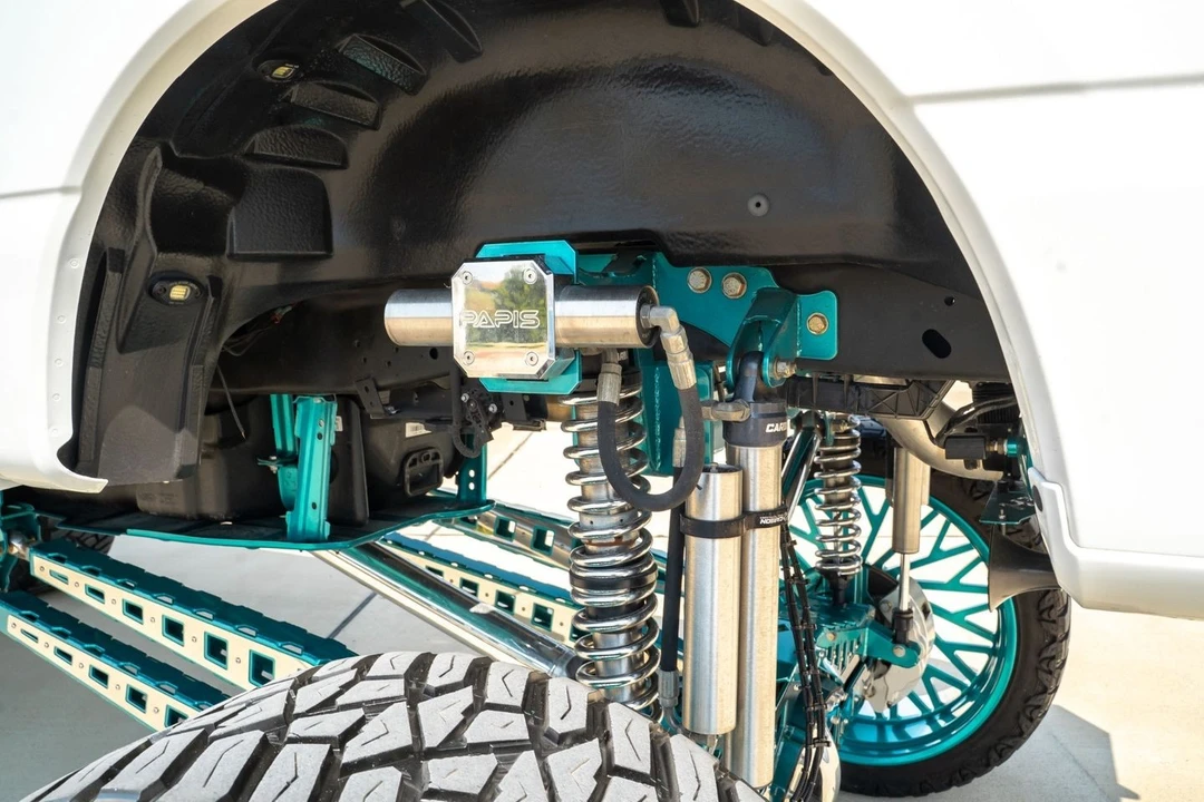 2024 Ford Super Duty 5th Gen - Image 22 of 31