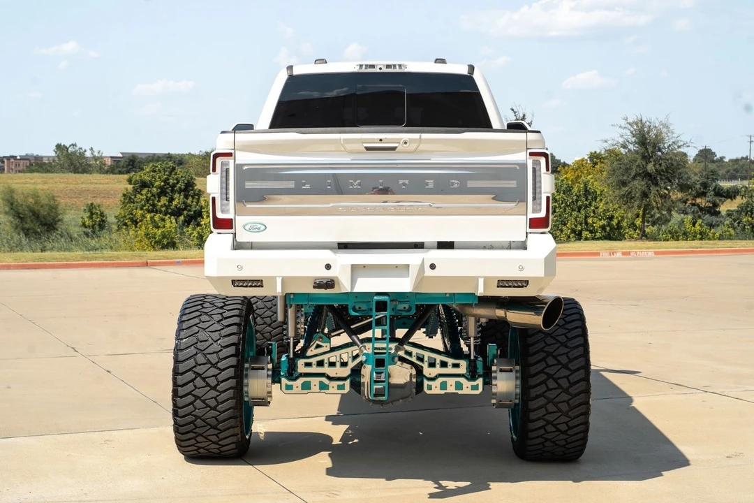2024 Ford Super Duty 5th Gen - Image 4 of 31