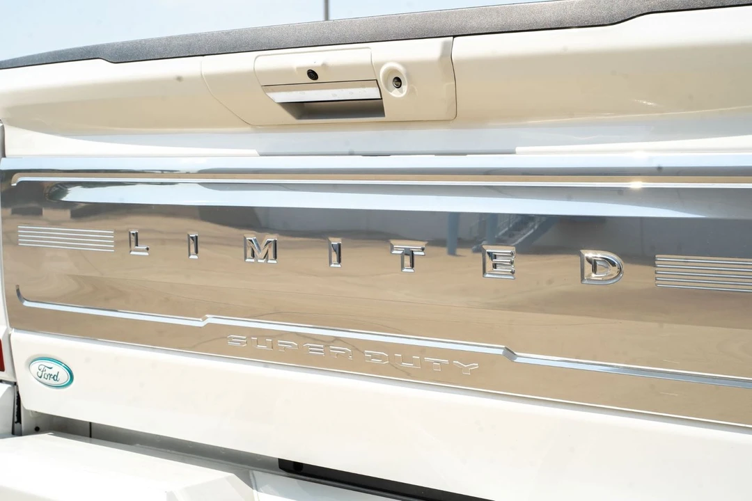 2024 Ford Super Duty 5th Gen - Image 15 of 31