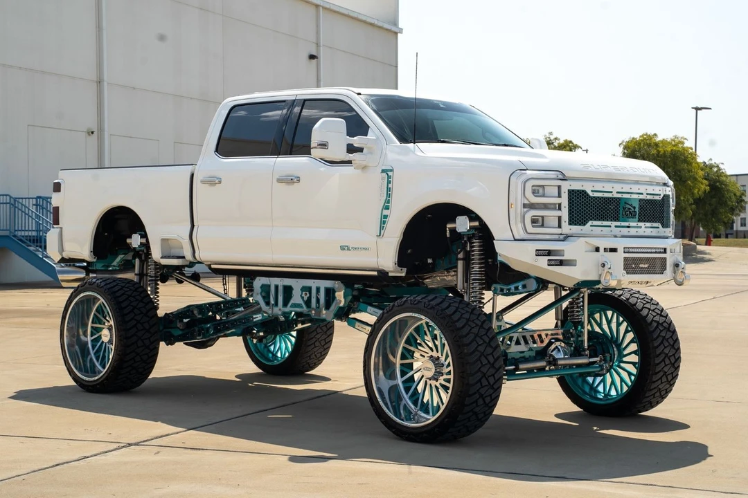 2024 Ford Super Duty 5th Gen - Image 10 of 31