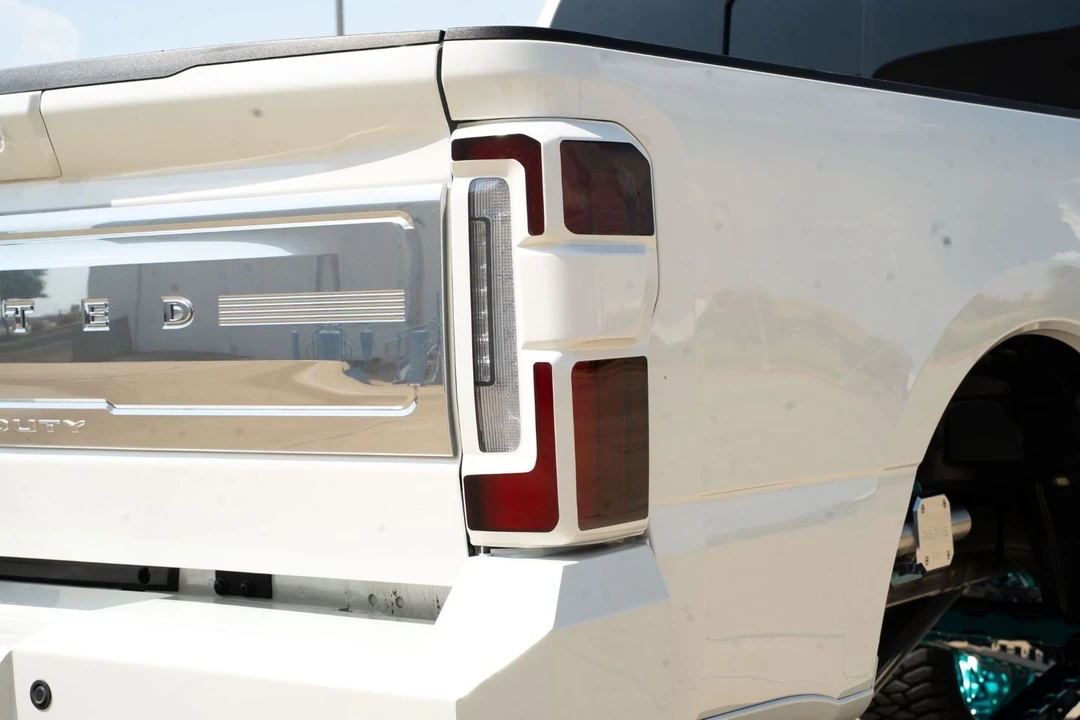 2024 Ford Super Duty 5th Gen - Image 14 of 31