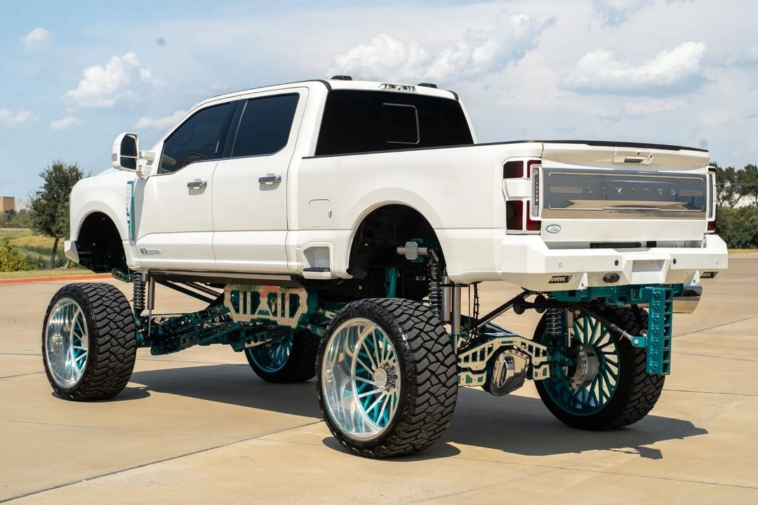 2024 Ford Super Duty 5th Gen - Image 5 of 31
