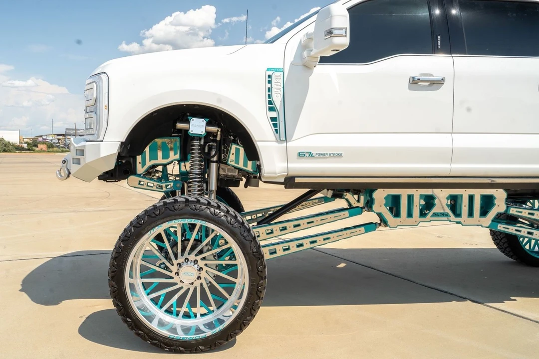 2024 Ford Super Duty 5th Gen - Image 26 of 31
