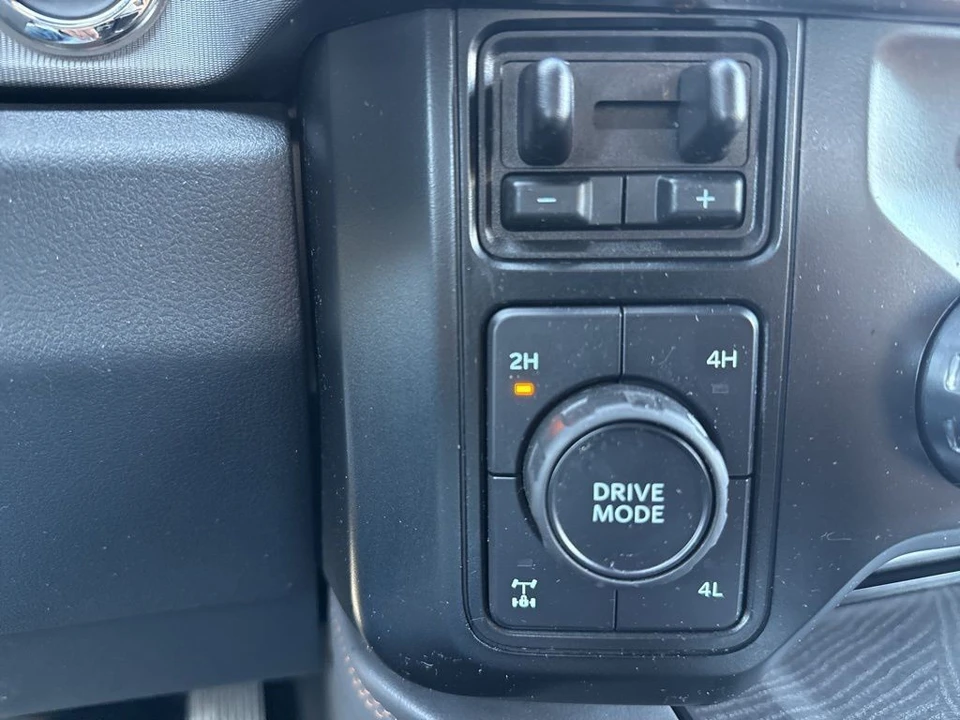 2024 Ford Super Duty 5th Gen - Image 25 of 31