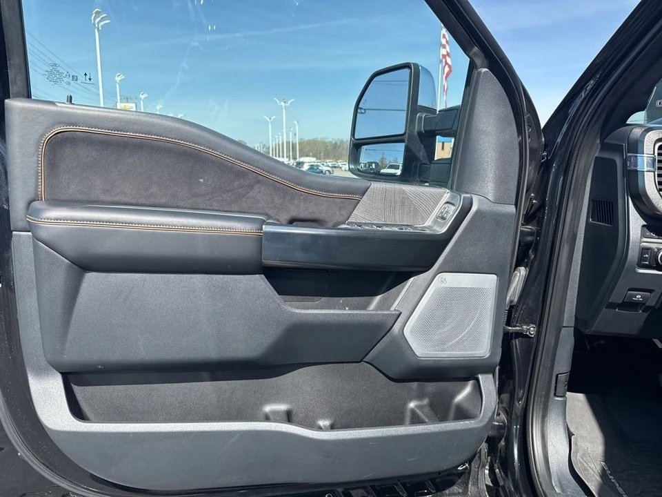 2024 Ford Super Duty 5th Gen - Image 29 of 31