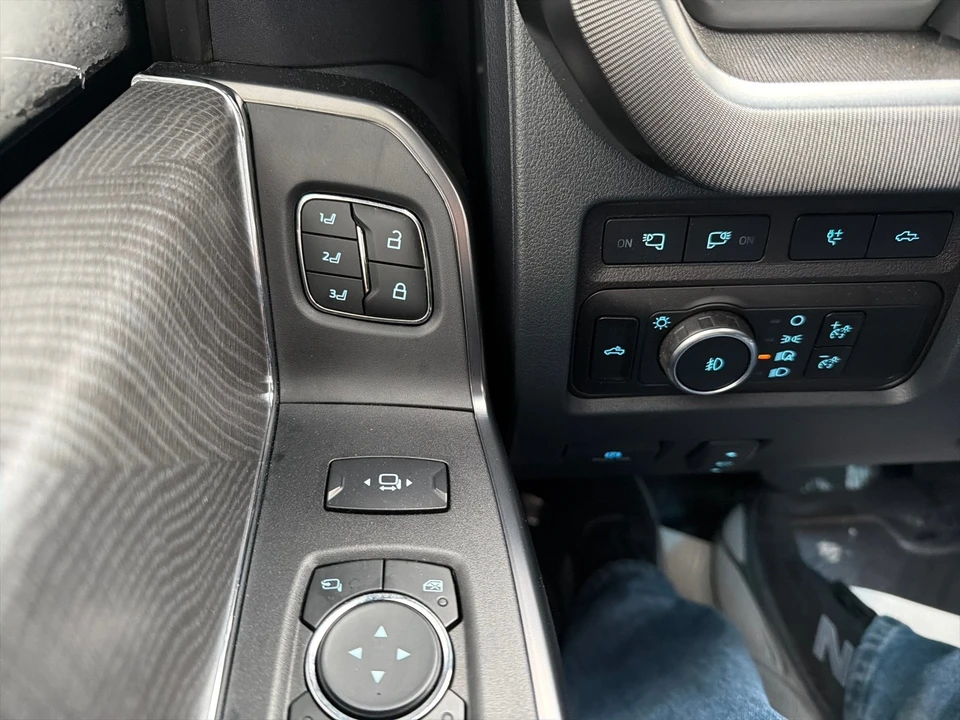 2024 Ford Super Duty 5th Gen - Image 22 of 30
