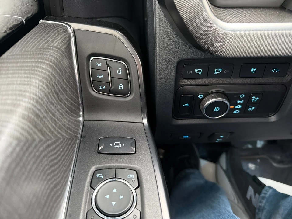2024 Ford Super Duty 5th Gen - Image 23 of 30