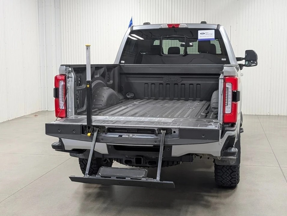 2024 Ford Super Duty 5th Gen - Image 28 of 31