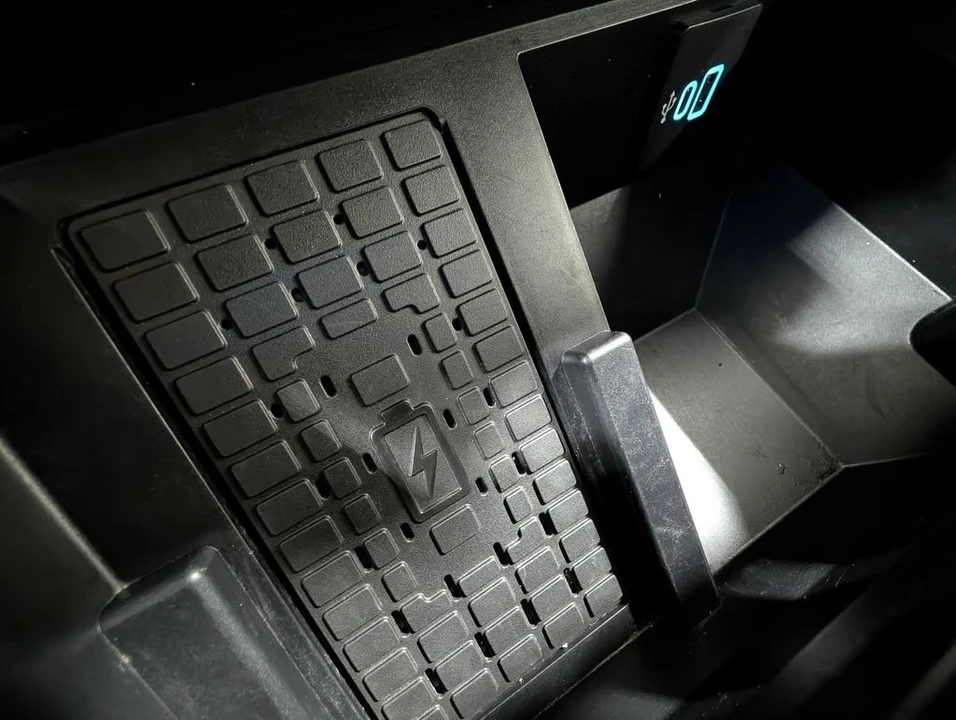 2024 Ford Super Duty 5th Gen - Image 11 of 31