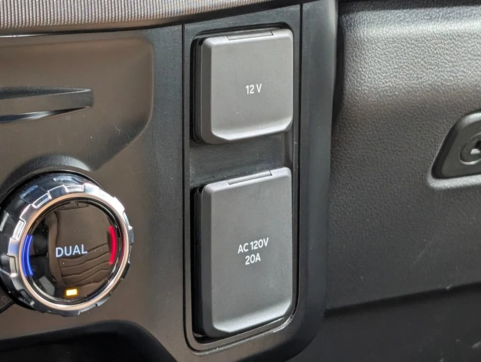 2024 Ford Super Duty 5th Gen - Image 9 of 31