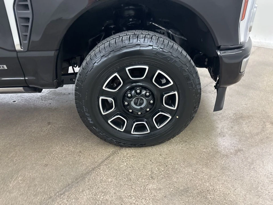 2024 Ford Super Duty 5th Gen - Image 15 of 21