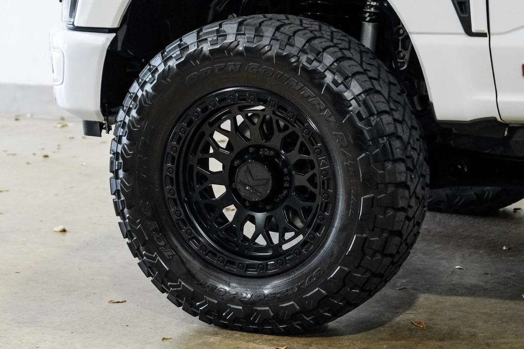 2024 Ford Super Duty 5th Gen - Image 11 of 12