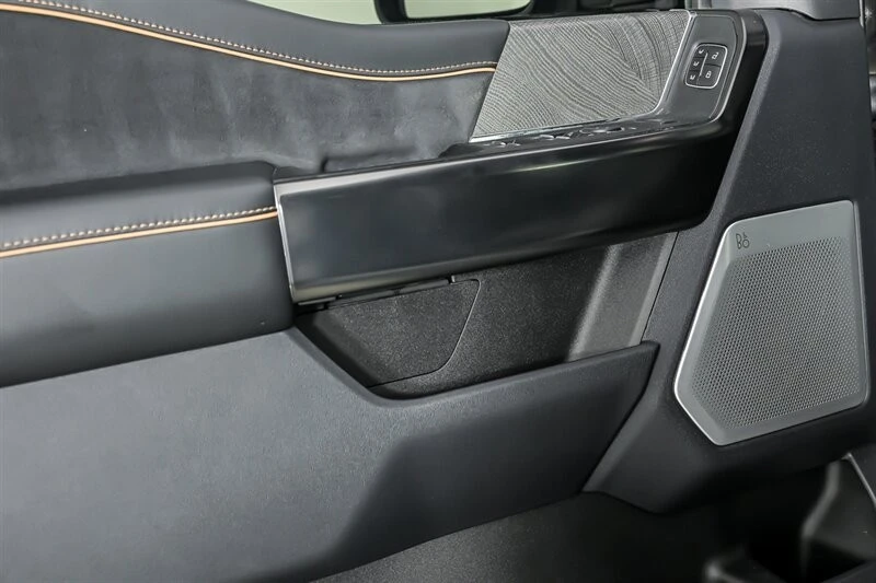 2024 Ford Super Duty 5th Gen - Image 14 of 31
