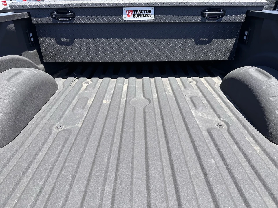 2024 Ford Super Duty 5th Gen - Image 9 of 31