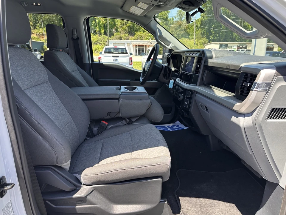 2024 Ford Super Duty 5th Gen - Image 15 of 31