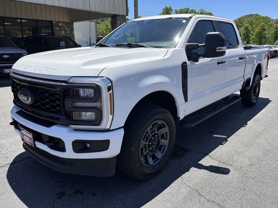 2024 Ford Super Duty 5th Gen - Image 2 of 31