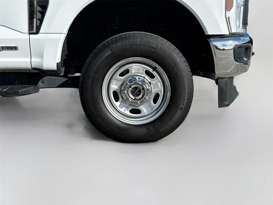 2024 Ford Super Duty 5th Gen - Image 17 of 23