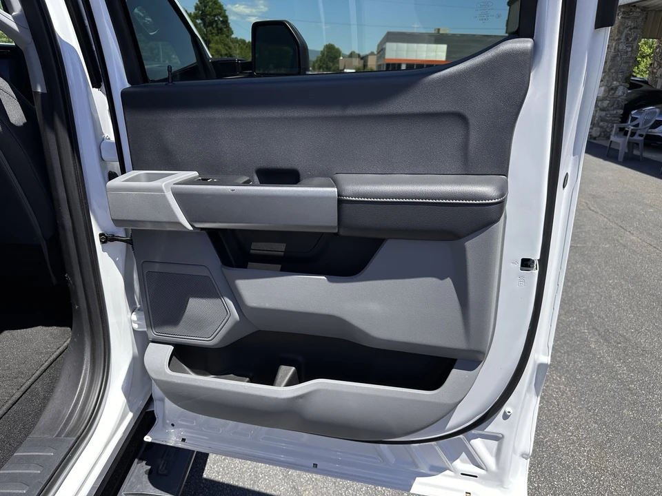 2024 Ford Super Duty 5th Gen - Image 16 of 31