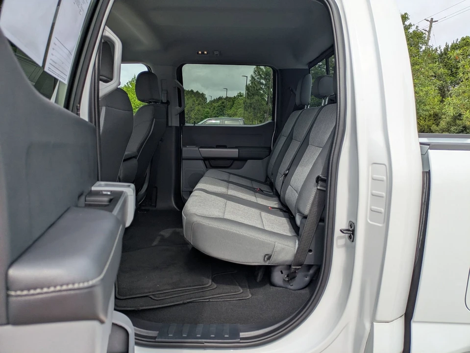 2024 Ford Super Duty 5th Gen - Image 28 of 31