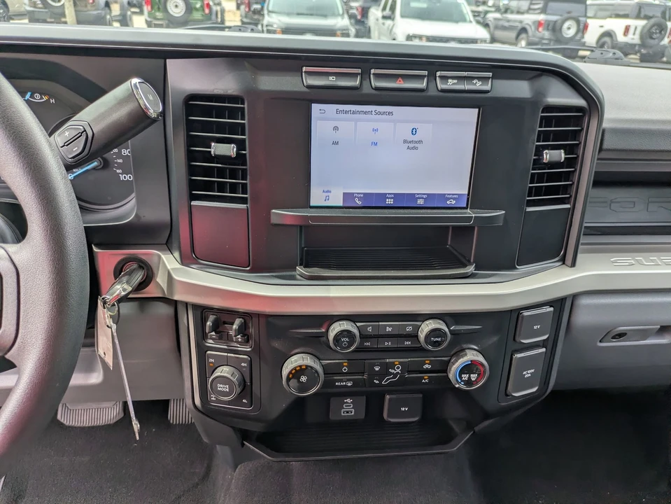 2024 Ford Super Duty 5th Gen - Image 23 of 31