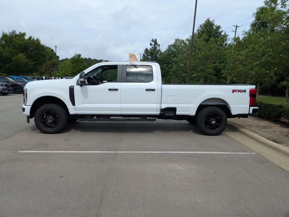 2024 Ford Super Duty 5th Gen - Image 7 of 31