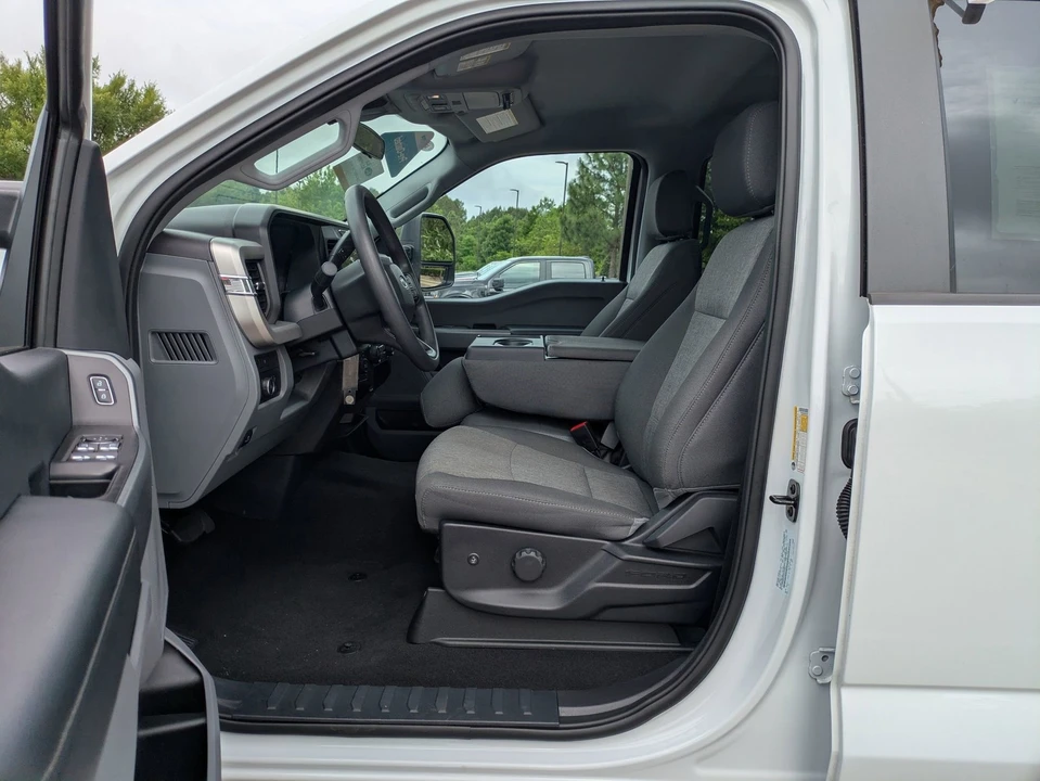2024 Ford Super Duty 5th Gen - Image 13 of 31