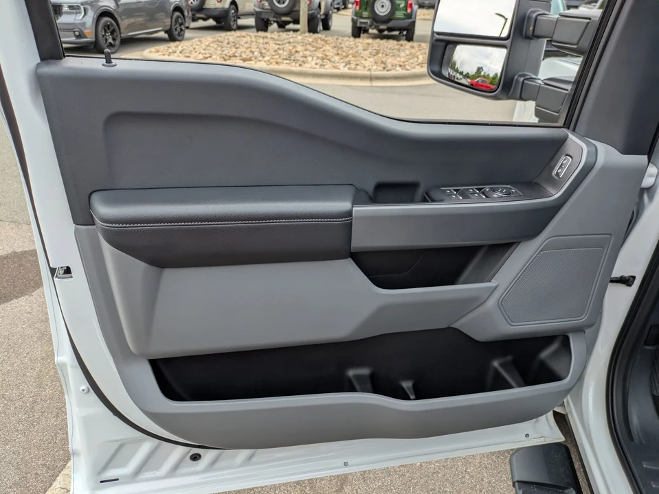 2024 Ford Super Duty 5th Gen - Image 16 of 31