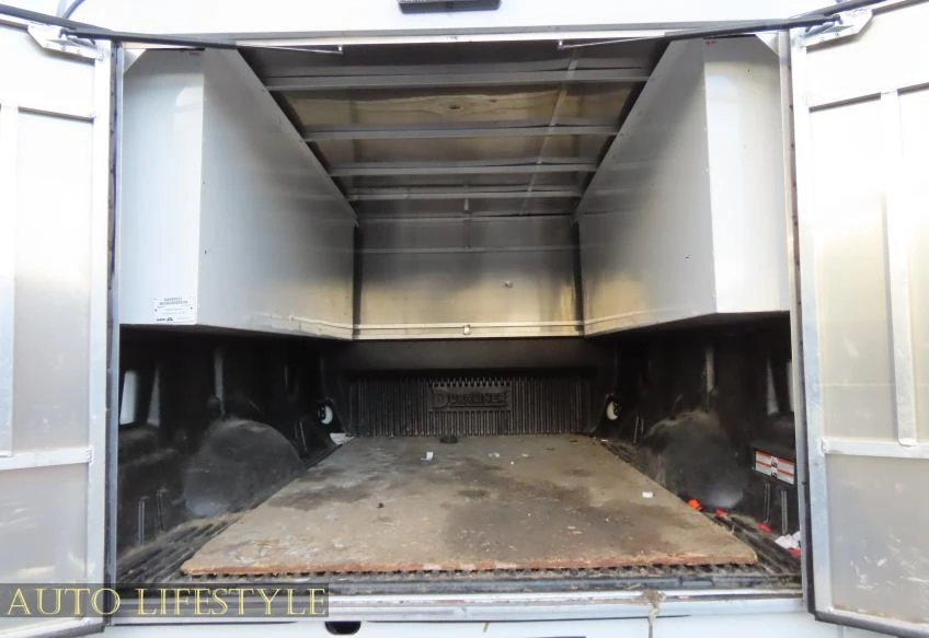 2024 Ford Super Duty 5th Gen - Image 16 of 21