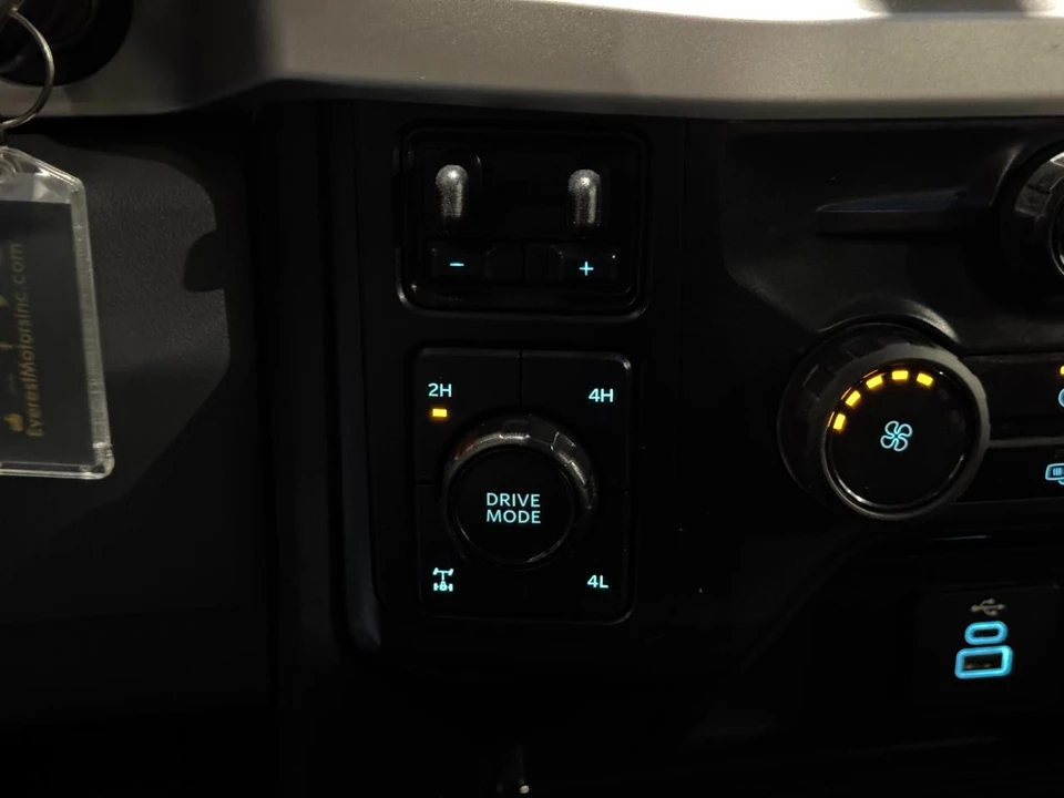 2024 Ford Super Duty 5th Gen - Image 28 of 31