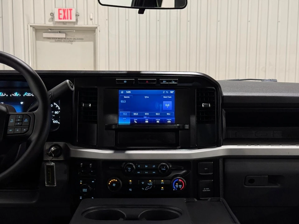 2024 Ford Super Duty 5th Gen - Image 23 of 31