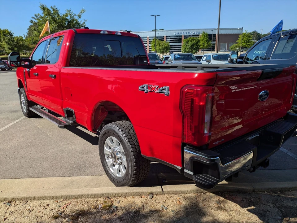 2024 Ford Super Duty 5th Gen - Image 5 of 31