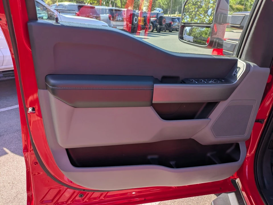 2024 Ford Super Duty 5th Gen - Image 15 of 31