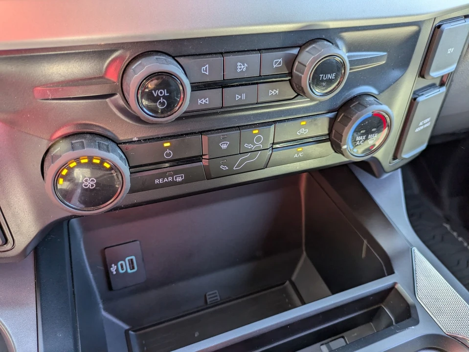 2024 Ford Super Duty 5th Gen - Image 25 of 31