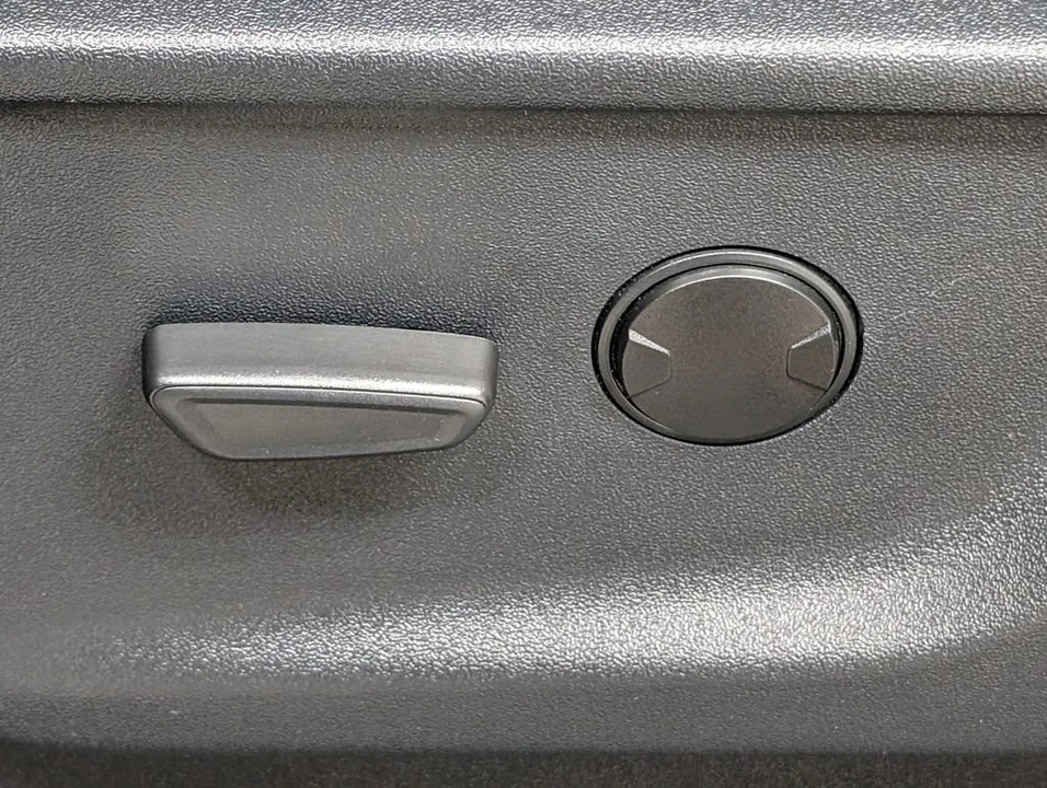 2024 Ford Super Duty 5th Gen - Image 13 of 31