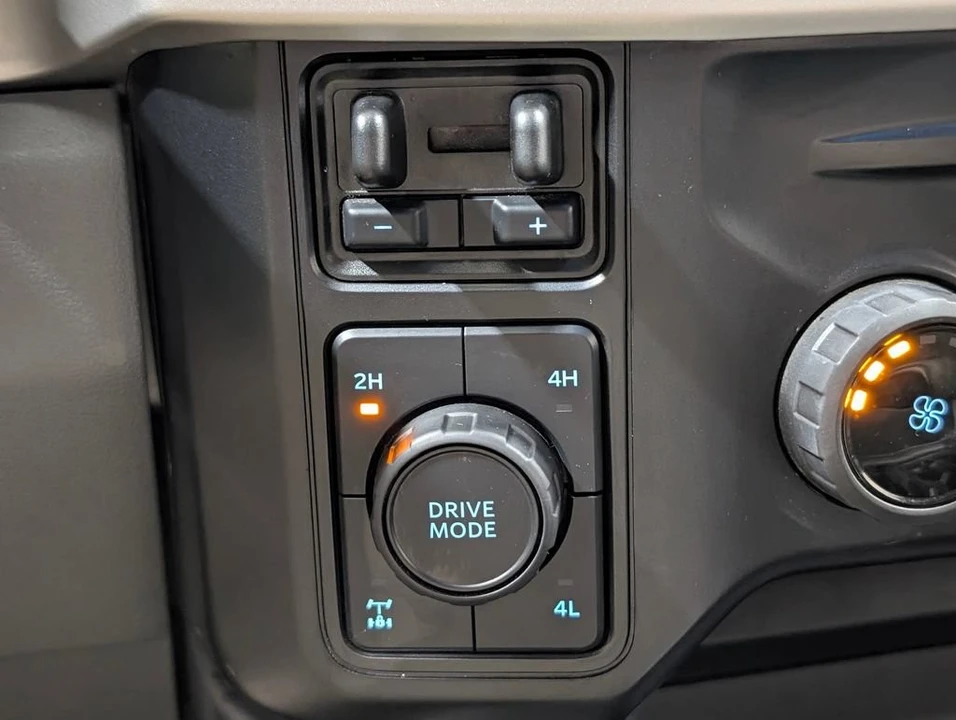 2024 Ford Super Duty 5th Gen - Image 6 of 31