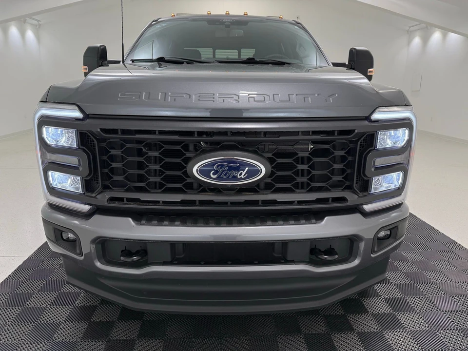 2024 Ford Super Duty 5th Gen - Image 2 of 31