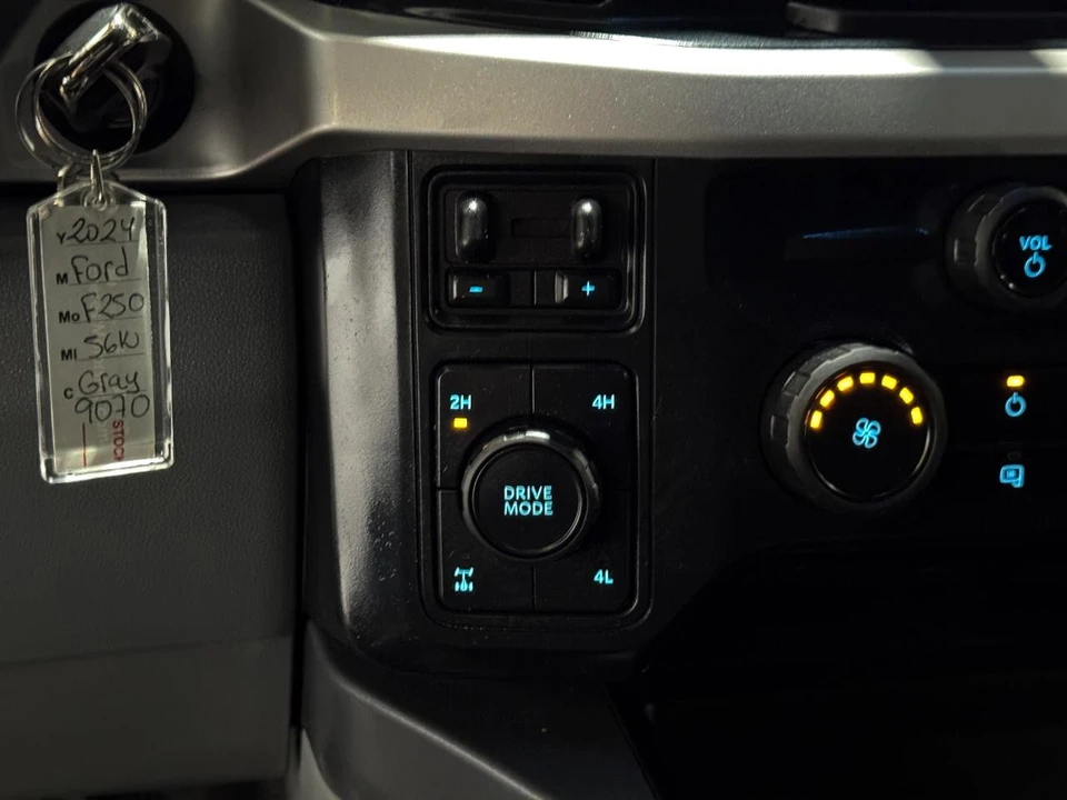 2024 Ford Super Duty 5th Gen - Image 26 of 31