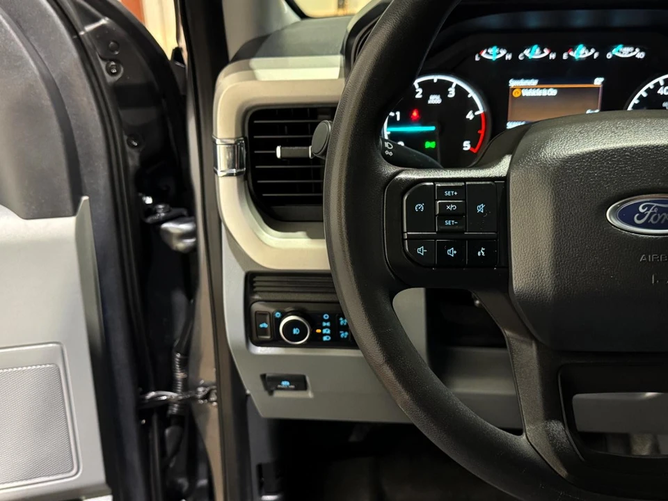 2024 Ford Super Duty 5th Gen - Image 22 of 31