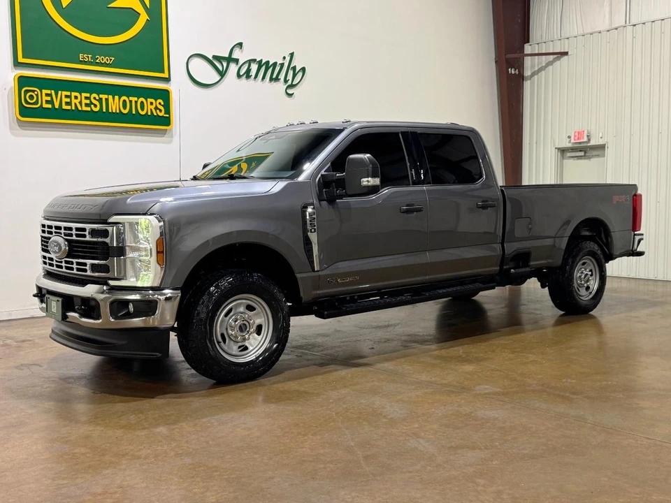 2024 Ford Super Duty 5th Gen - Image 3 of 31
